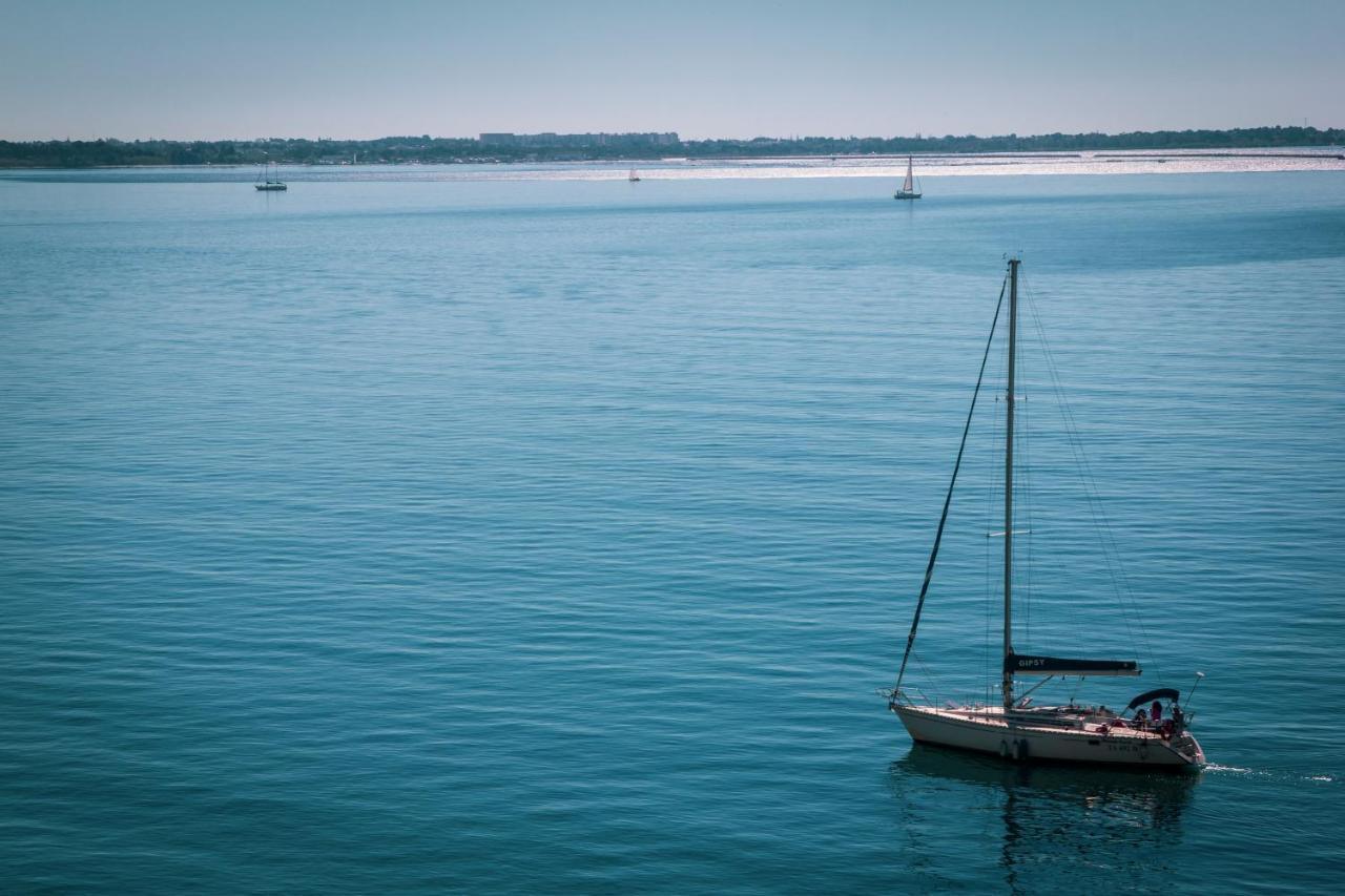 B&B Le finestre sul mare Taranto Exterior foto