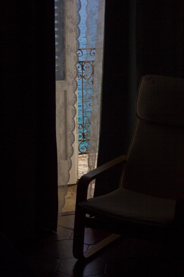 B&B Le finestre sul mare Taranto Exterior foto